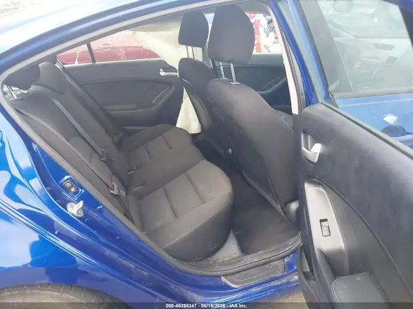 3KPFK4A79HE052091 2017 KIA FORTE - Image 8