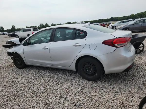 3KPFK4A79HE058070 2017 KIA FORTE - Image 2