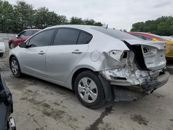 3KPFK4A79HE060370 2017 KIA FORTE - Image 2