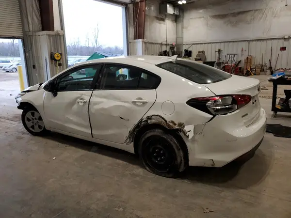 3KPFK4A79HE060854 2017 KIA FORTE - Image 2