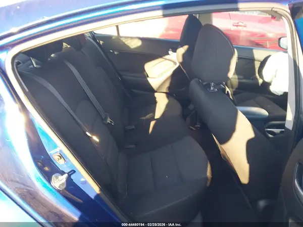 3KPFK4A79HE061082 2017 KIA FORTE - Image 8