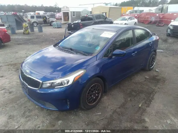 3KPFK4A79HE063186 2017 KIA FORTE - Image 2