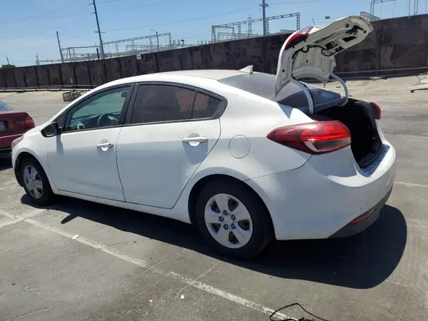 3KPFK4A79HE063625 2017 KIA FORTE - Image 2