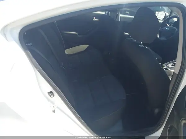 3KPFK4A79HE064158 2017 KIA FORTE - Image 8