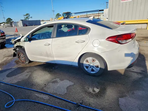 3KPFK4A79HE064855 2017 KIA FORTE - Image 2