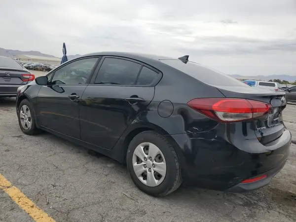 3KPFK4A79HE065715 2017 KIA FORTE - Image 2