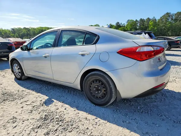 3KPFK4A79HE065844 2017 KIA FORTE - Image 2