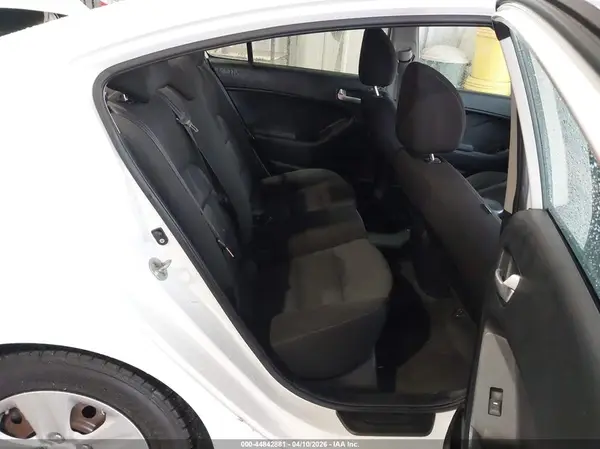 3KPFK4A79HE066816 2017 KIA FORTE - Image 8