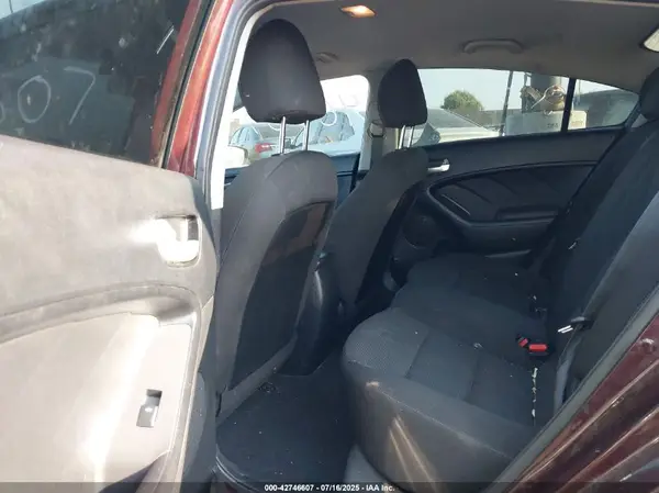 3KPFK4A79HE067108 2017 KIA FORTE - Image 8
