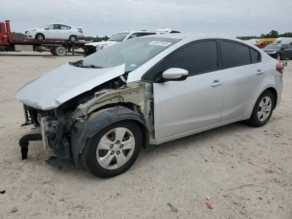 3KPFK4A79HE070008 2017 KIA FORTE - Image 1