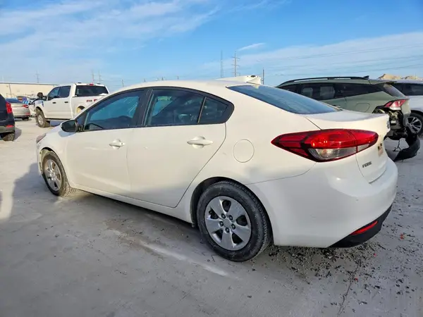 3KPFK4A79HE071823 2017 KIA FORTE - Image 2