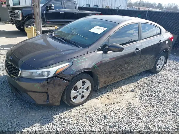 3KPFK4A79HE072423 2017 KIA FORTE - Image 2