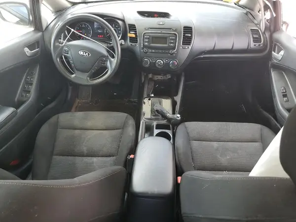 3KPFK4A79HE072714 2017 KIA FORTE - Image 8