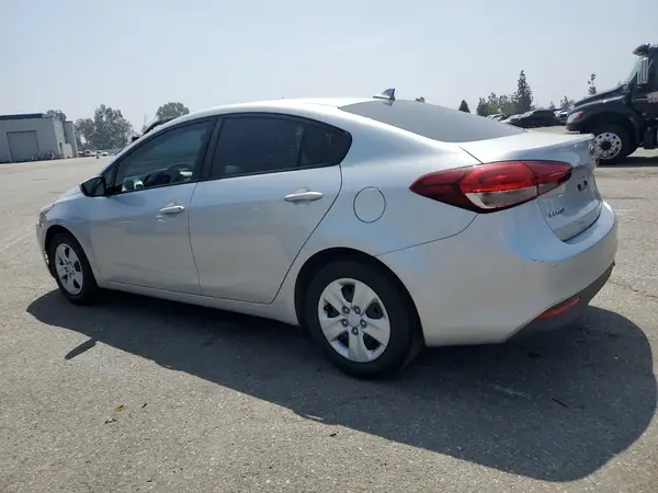 3KPFK4A79HE073992 2017 KIA FORTE - Image 2