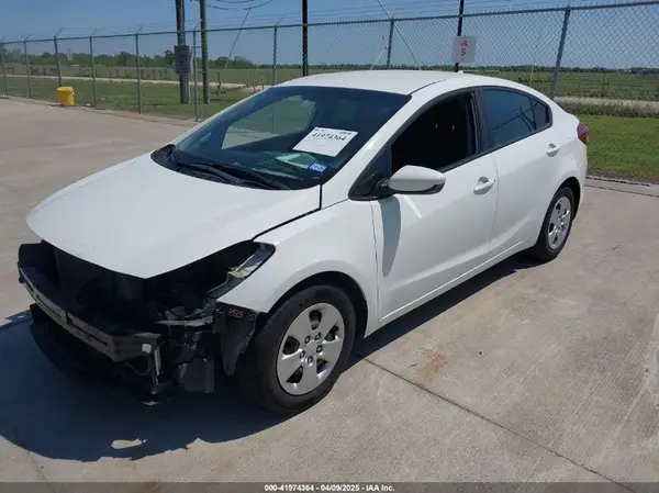 3KPFK4A79HE074379 2017 KIA FORTE - Image 2