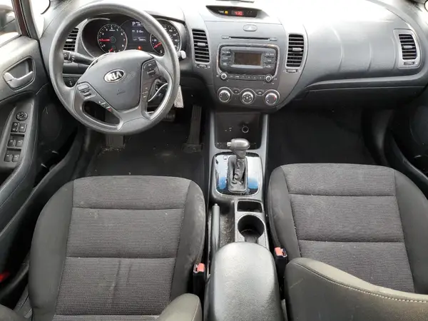 3KPFK4A79HE074866 2017 KIA FORTE - Image 8