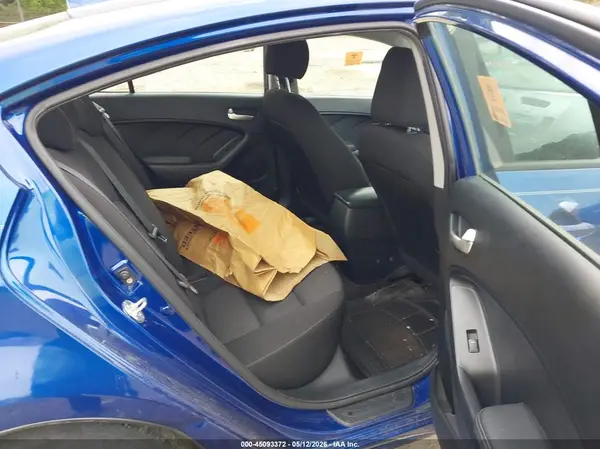 3KPFK4A79HE074964 2017 KIA FORTE - Image 8
