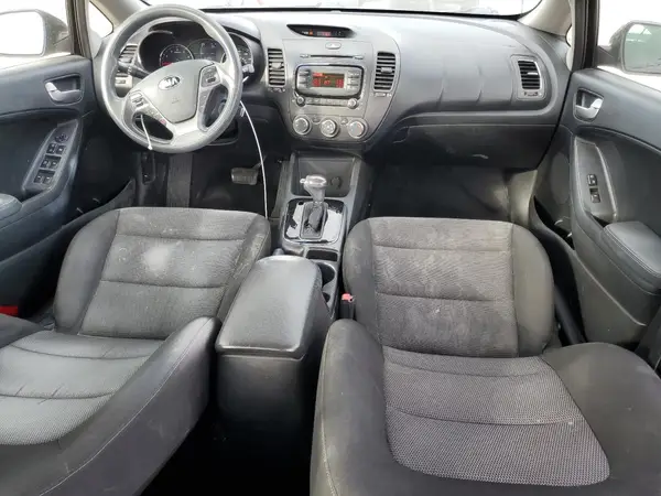 3KPFK4A79HE074981 2017 KIA FORTE - Image 8