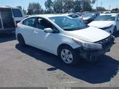 3KPFK4A79HE077038 2017 KIA FORTE