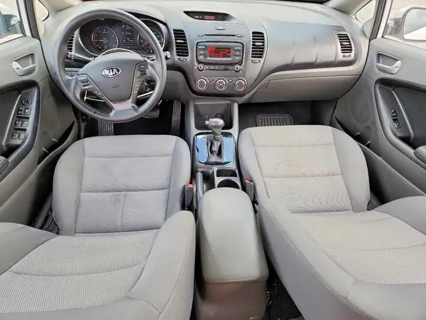 3KPFK4A79HE080179 2017 KIA FORTE - Image 8