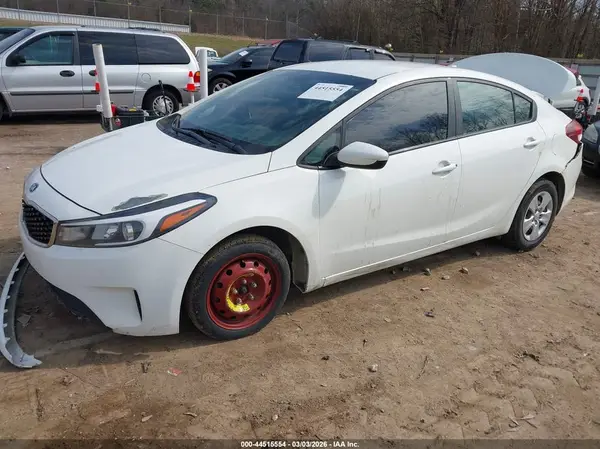 3KPFK4A79HE081963 2017 KIA FORTE - Image 2