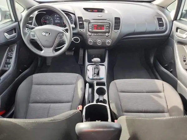3KPFK4A79HE082708 2017 KIA FORTE - Image 8