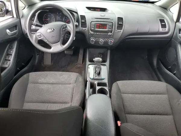 3KPFK4A79HE082806 2017 KIA FORTE - Image 8