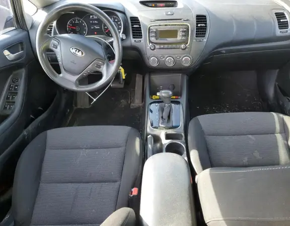 3KPFK4A79HE083907 2017 KIA FORTE - Image 8