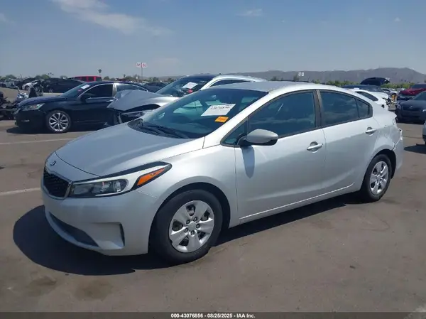 3KPFK4A79HE084491 2017 KIA FORTE - Image 2