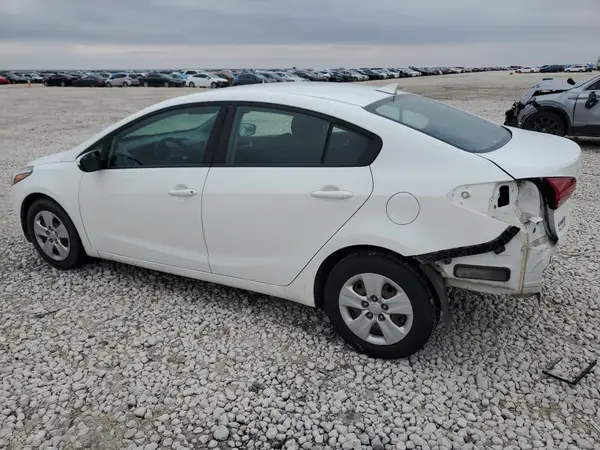 3KPFK4A79HE084989 2017 KIA FORTE - Image 2