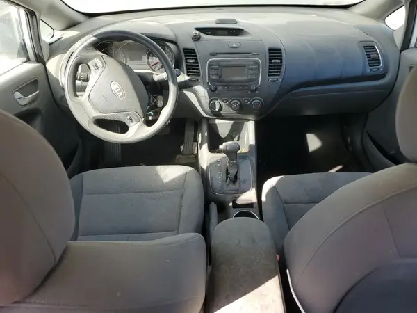3KPFK4A79HE087455 2017 KIA FORTE - Image 8