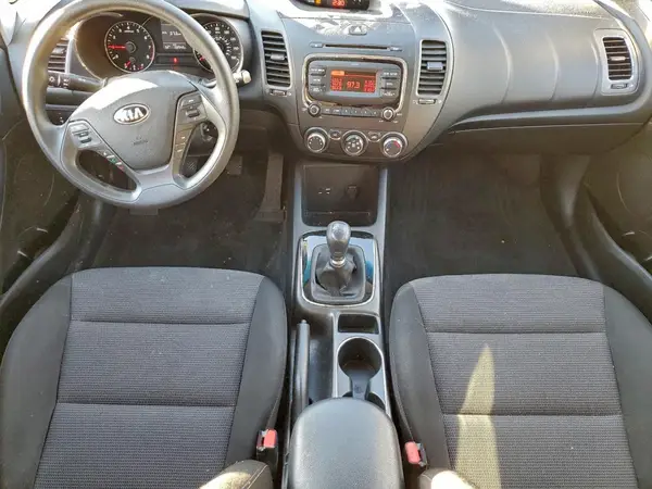 3KPFK4A79HE087567 2017 KIA FORTE - Image 8