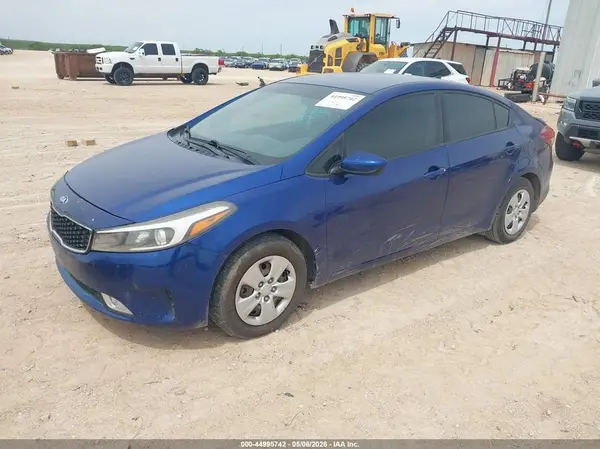 3KPFK4A79HE088072 2017 KIA FORTE - Image 2