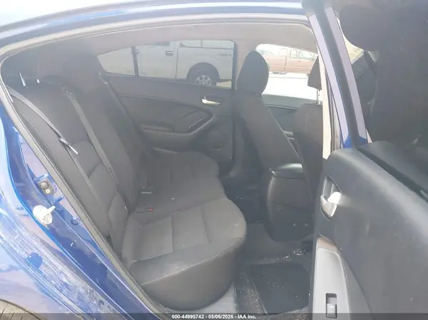 3KPFK4A79HE088072 2017 KIA FORTE - Image 8