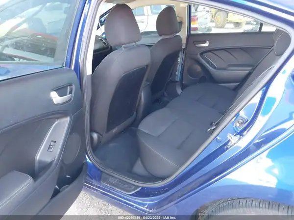 3KPFK4A79HE089612 2017 KIA FORTE - Image 8