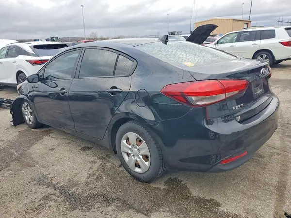 3KPFK4A79HE089657 2017 KIA FORTE - Image 2