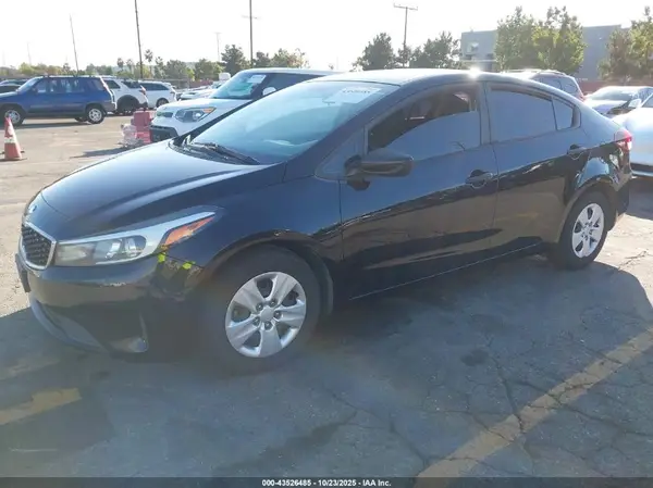 3KPFK4A79HE090579 2017 KIA FORTE - Image 2