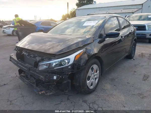 3KPFK4A79HE090842 2017 KIA FORTE - Image 2