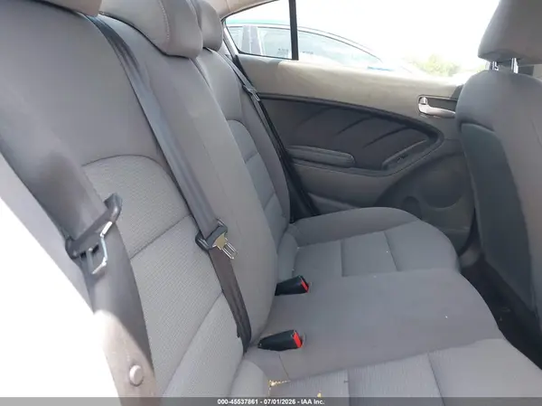 3KPFK4A79HE093966 2017 KIA FORTE - Image 8