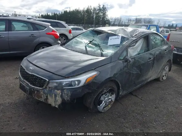 3KPFK4A79HE095118 2017 KIA FORTE - Image 2