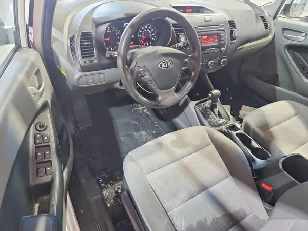 3KPFK4A79HE095751 2017 KIA FORTE - Image 8