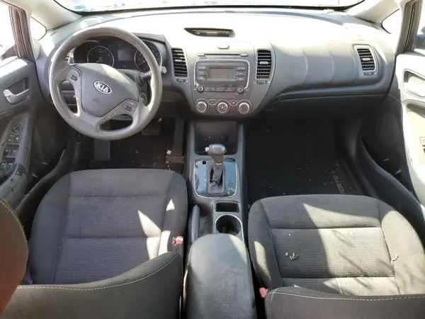 3KPFK4A79HE097483 2017 KIA FORTE - Image 8