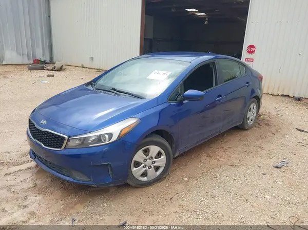 3KPFK4A79HE098097 2017 KIA FORTE - Image 2