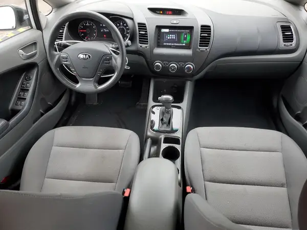 3KPFK4A79HE101063 2017 KIA FORTE - Image 8