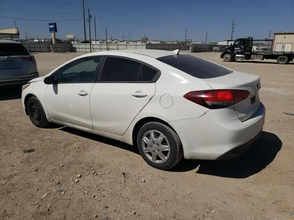 3KPFK4A79HE101984 2017 KIA FORTE - Image 2