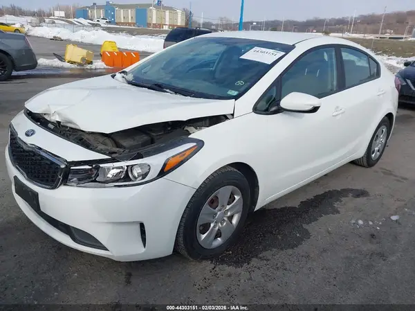 3KPFK4A79HE102231 2017 KIA FORTE - Image 2