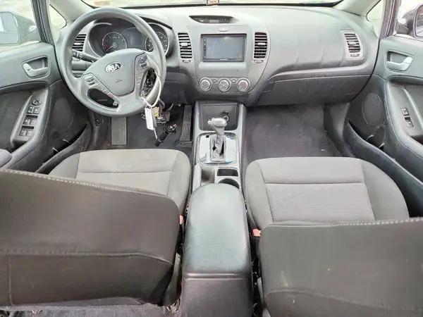 3KPFK4A79HE102844 2017 KIA FORTE - Image 8