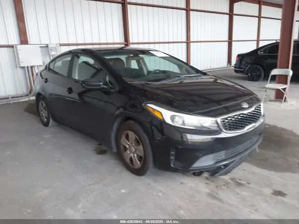 3KPFK4A79HE109213 2017 KIA FORTE - Image 1