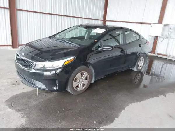 3KPFK4A79HE109213 2017 KIA FORTE - Image 2