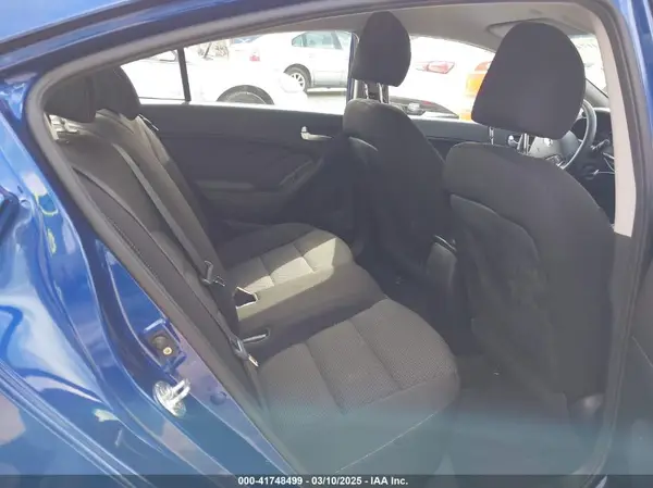 3KPFK4A79HE110183 2017 KIA FORTE - Image 8